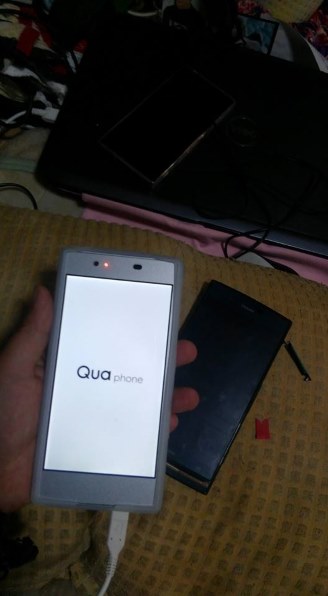 京セラ Qua phone KYV37 au [ブラック]投稿画像・動画 - 価格.com