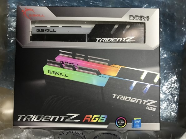 G.SKILL F4-3000C15D-16GTZR DDR4 8GB×2枚 G.SKILL F4-3000C16D-16GTZR 16 GB (8 GB x 2) Trident Z R GB