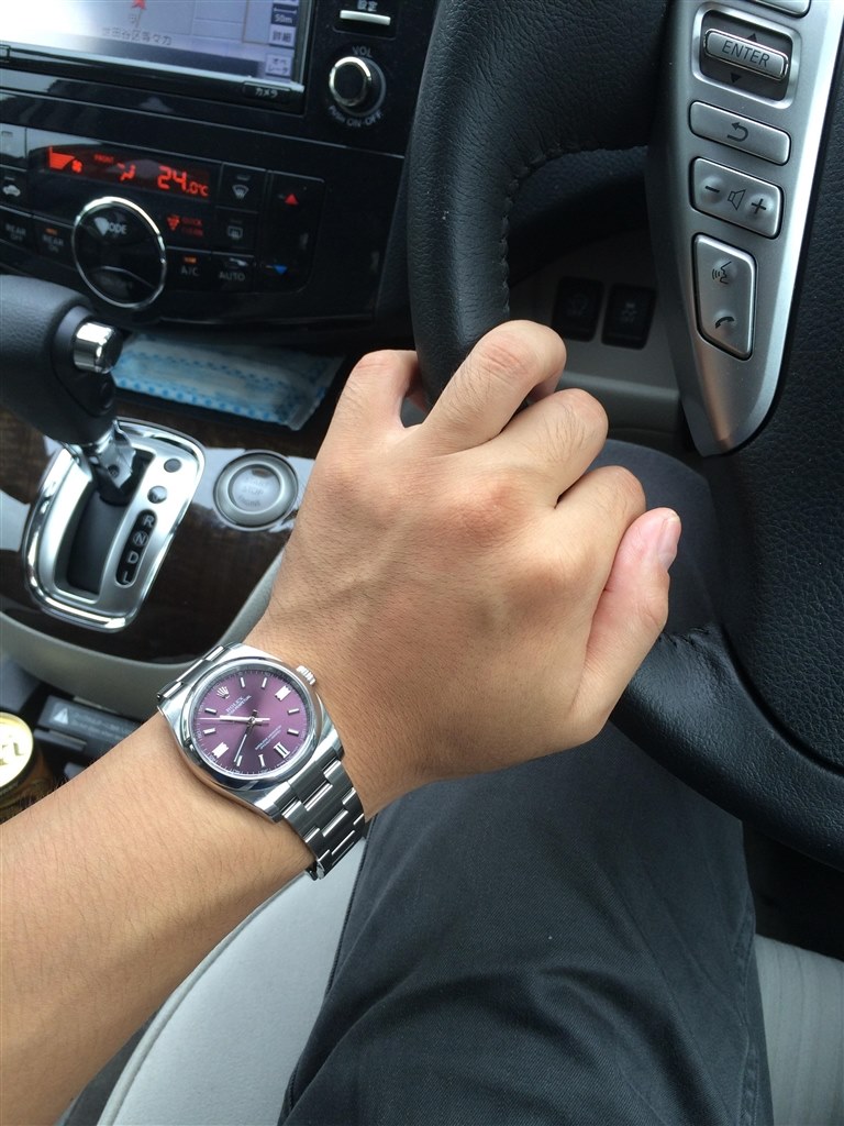 オン オフ両用 嫌味なく使えるニュートラルな感じ ロレックス オイスター パーペチュアル オイスターブレスレット レッドグレープ トゥルットゥーさんのレビュー評価 評判 価格 Com