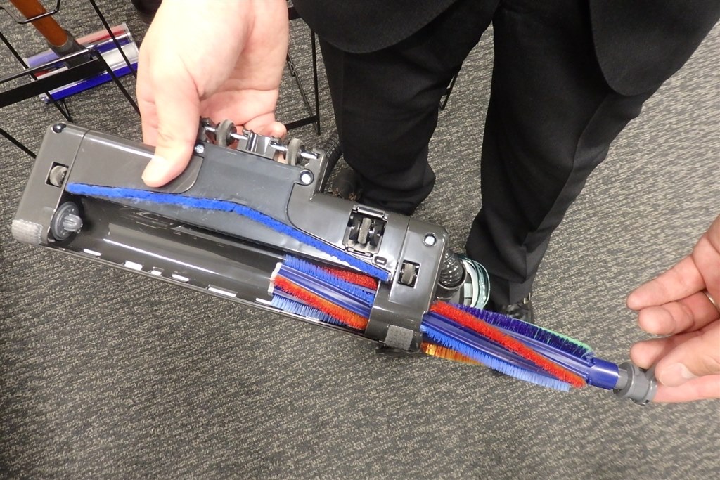 本体2.1キロ！軽さを極めた紙パック式キャニスター型掃除機