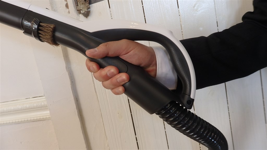 本体2.1キロ！軽さを極めた紙パック式キャニスター型掃除機』 三菱電機