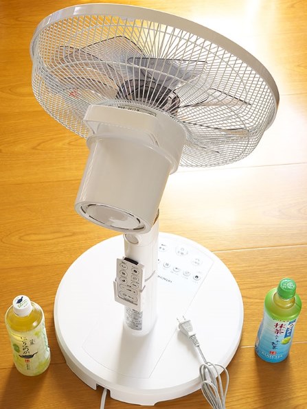 【愛品館八千代店】HITACHI 2016年製　リモコン式リビング扇風機8枚羽HEF-110R【愛八DS】 愛品館八千代店】HITACHI 2016年製 リモコン式リビング扇風機8枚羽HEF