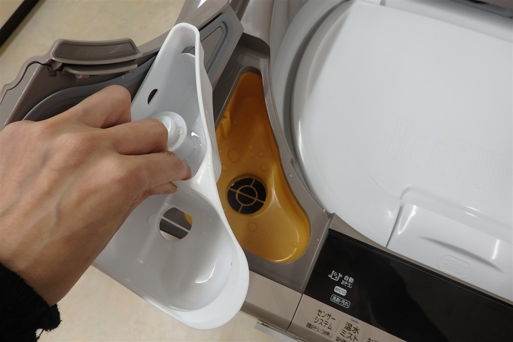 設置サイズはそのままなのに毛布4枚が一度に洗える大容量縦洗』 日立