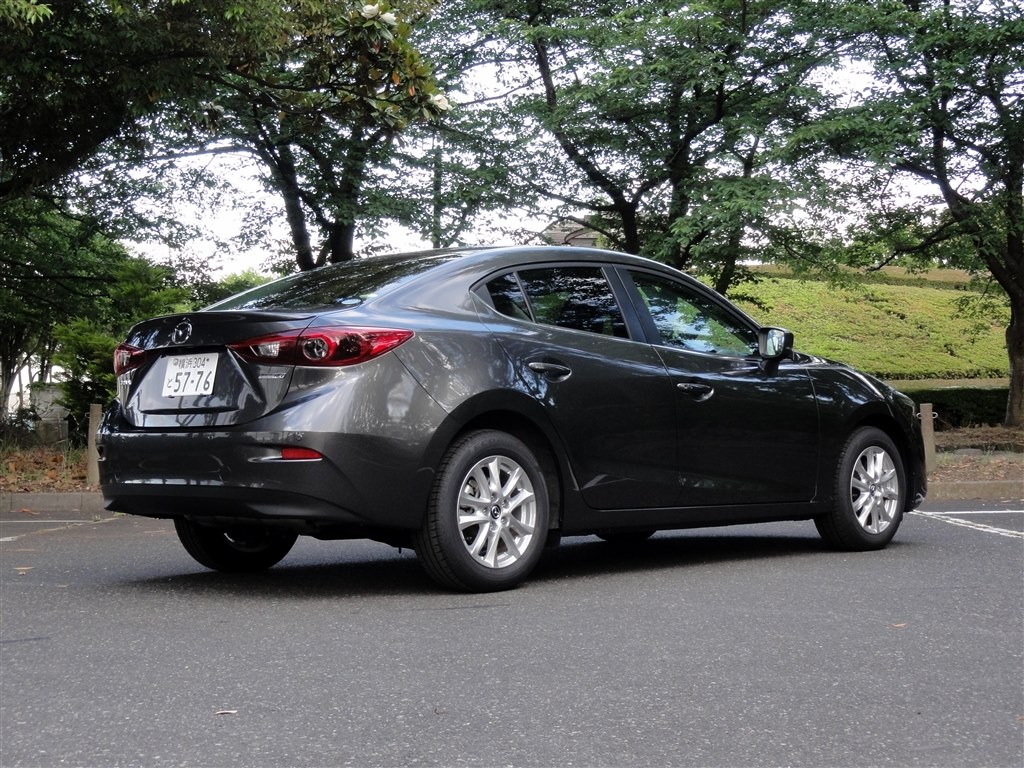 本家を超える 隠れた実力を持つハイブリッドカー マツダ アクセラ ハイブリッド 13年モデル 高山正寛さんのレビュー評価 評判 価格 Com