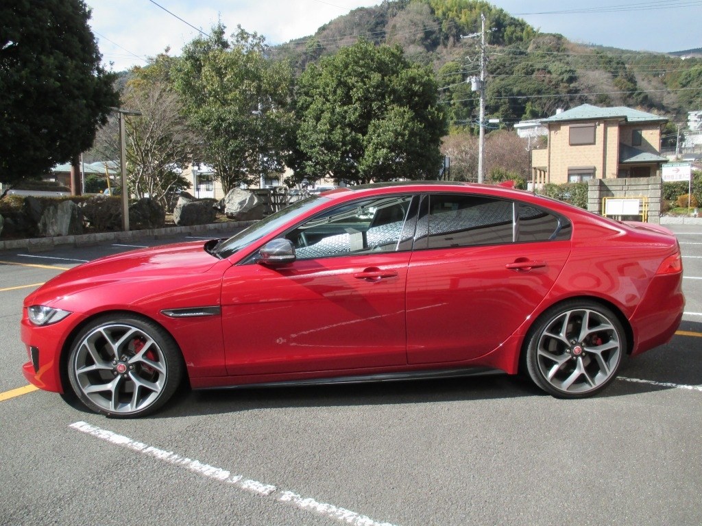 軽量アルミボディは 軽快なハンドリングが自慢 ジャガー Xe 2014年モデル 外川 信太郎さんのレビュー評価 評判 価格 Com