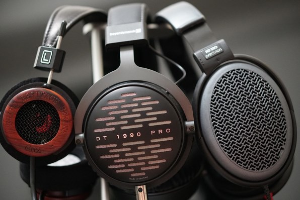 ヘッドホン beyerdynamic DT 1990 PRO Amazon.com: BeyerDynamic DT 1990 Pro Studio Headphones with