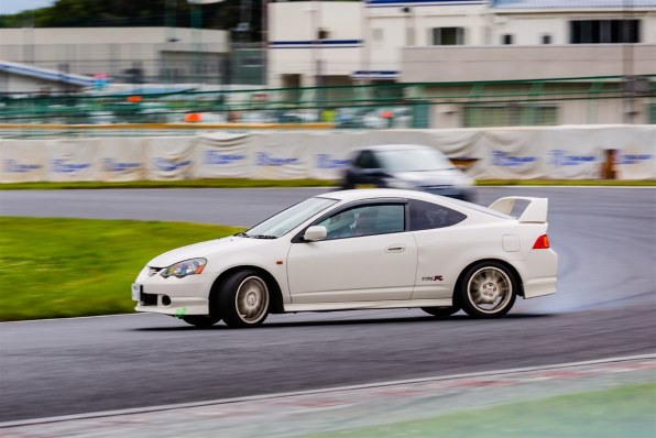 １０年以上経ってもいい車です ホンダ インテグラ タイプr 01年モデル Dc5 タイプrさんのレビュー評価 評判 価格 Com