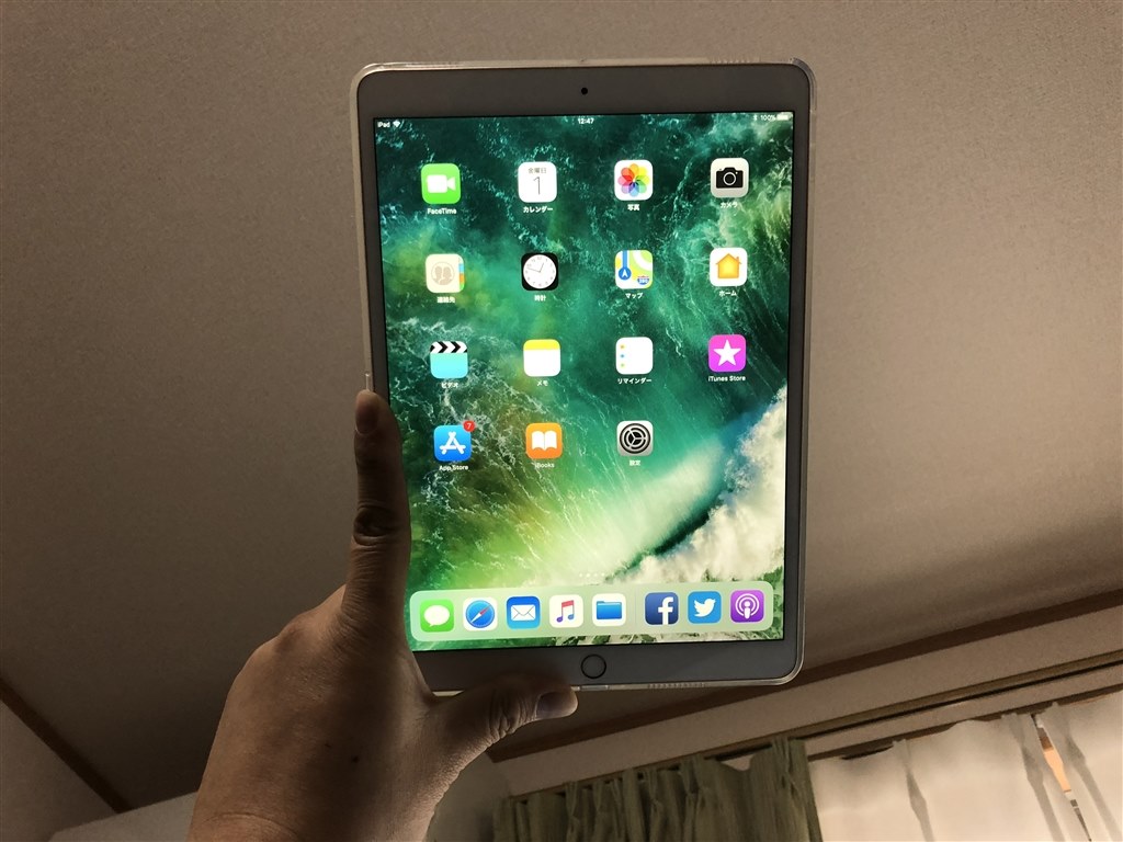 12.9→10.5インチに買い替え、雑誌も無理なく読めますね』 Apple iPad ...