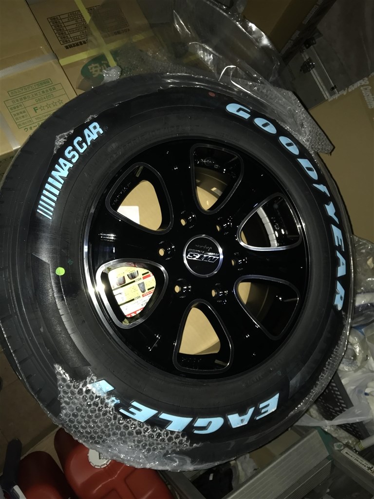 ナスカーホワイトレター エムテクノmts15インチ グッドイヤー Eagle 1 Nascar 195 80r15 107 105l あいちんパパ314さんのレビュー評価 評判 価格 Com