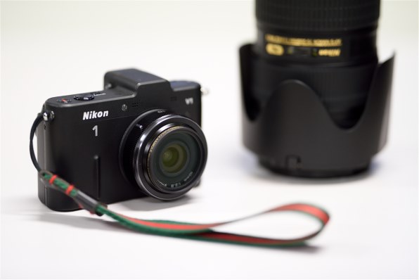 ニコン Nikon 1 V1 薄型レンズキット [ブラック] レビュー評価・評判 