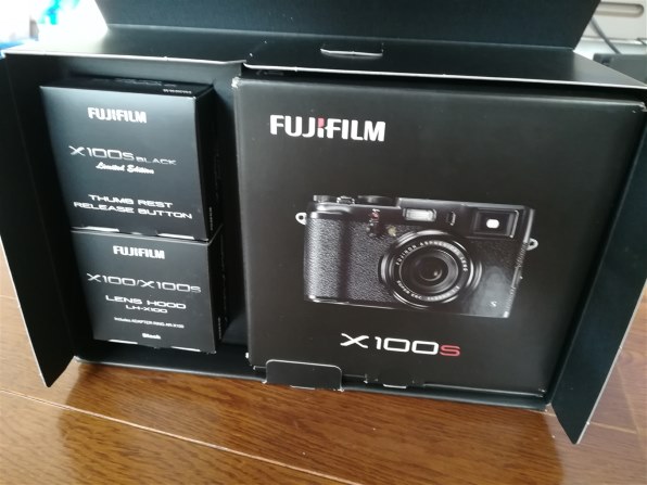 富士フイルム FUJIFILM X100S ブラック リミテッドエディション 富士フイルム FUJIFILM X100S ブラック リミテッドエディション