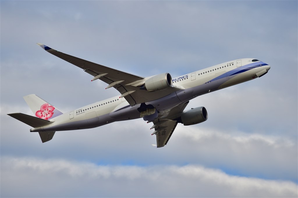 1本あれば重宝する、超ハイC/Pの優良望遠ズーム』 TAMRON SP 70-300mm