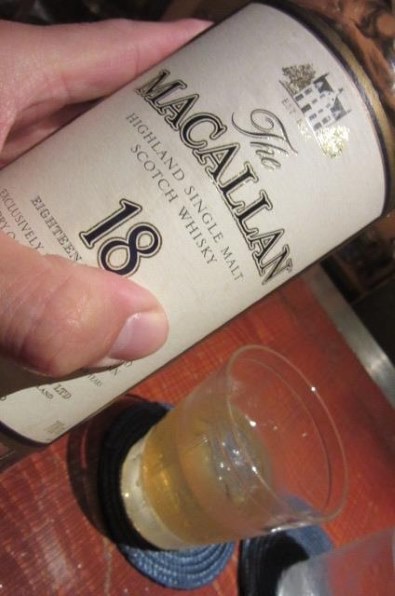 ザ・マッカラン ザ・マッカラン18年シェリー 700ml 価格比較 - 価格.com