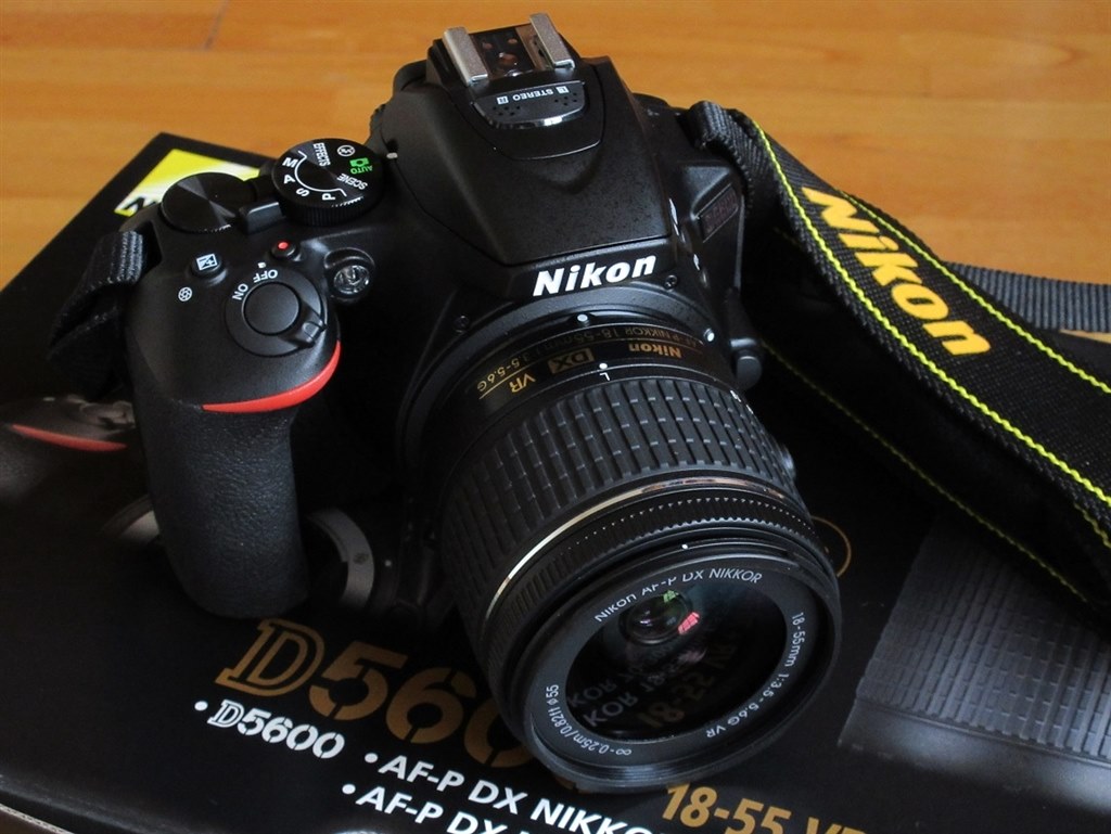 【新品】Nikon ニコン D5600 ダブルズームキット(3年保証書付き)