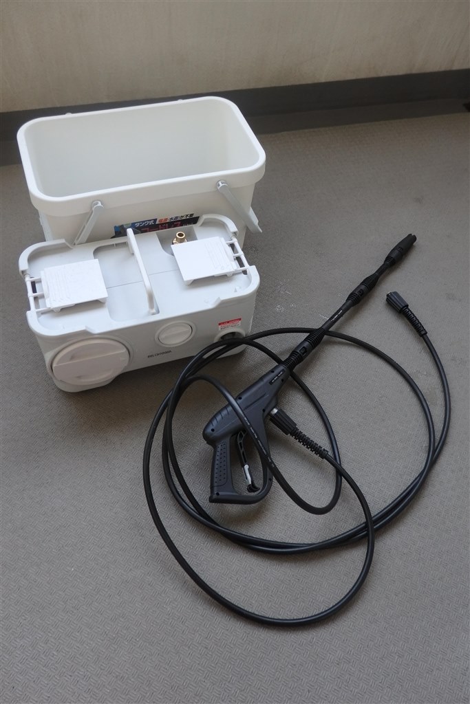 水栓不要＋充電式ながら約3.0～4.5MPaの吐出圧力高圧洗浄機』 アイリス