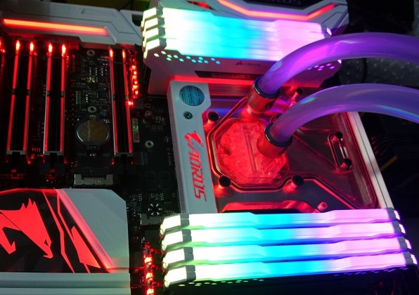 Corsair CMW16GX4M2C3600C18W [DDR4 PC4-28800 8GB 2枚組] 価格
