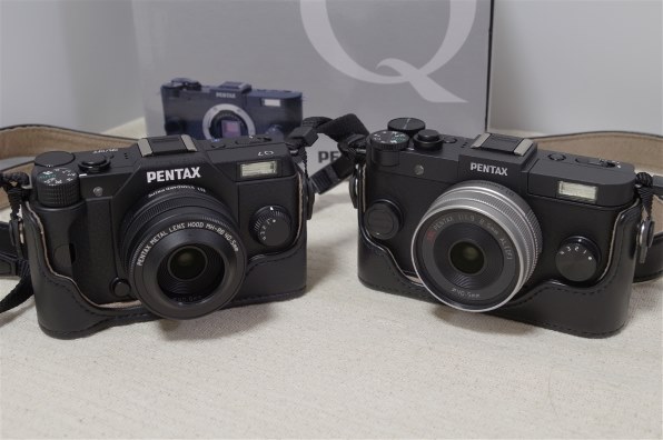 ペンタックス PENTAX Q-S1 ボディ [ブラック×チャコールブラック