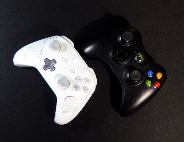 Xbox ワイヤレスコントローラー　 「スポーツホワイト」 31XIqfc70vL.jpg_BO30,255,255,