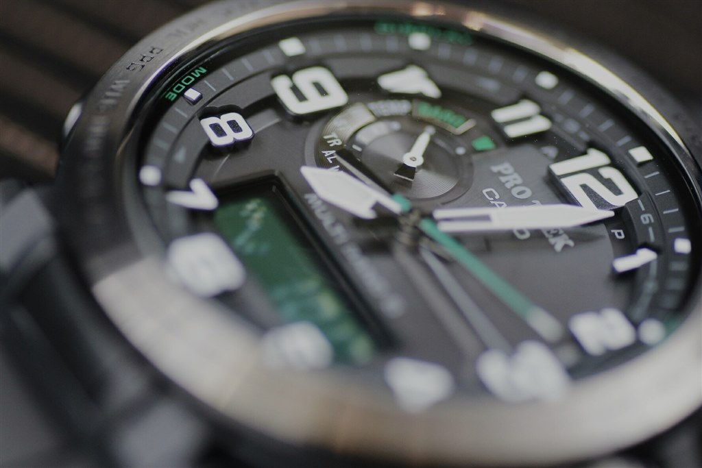 日常からアウトドアシーンまで』 カシオ プロトレック トリプル