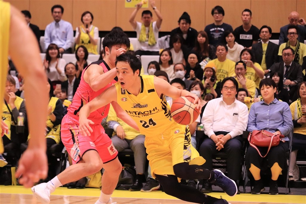 スポーツ写真が撮りたくて！』 CANON EOS 9000D ダブルズームキット