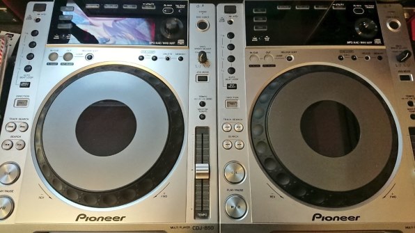 パイオニア CDJ-850 価格比較 - 価格.com