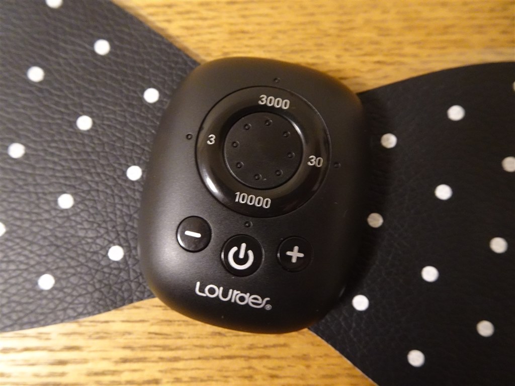 業界初の1万hzの高周波搭載なのに超リーズナブルでカワイイems アテックス ルルド シェイプアップリボンチャージ Ax Kxl52cd 神野恵美さんのレビュー評価 評判 価格 Com