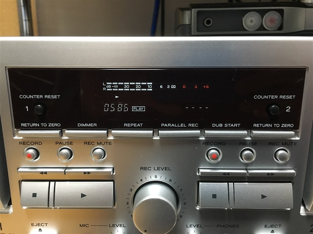 TEACのカセットデッキへの想いを感じられるワンウェイ機』 TEAC TEACのカセットデッキへの想いを感じられるワンウェイ機』 TEAC