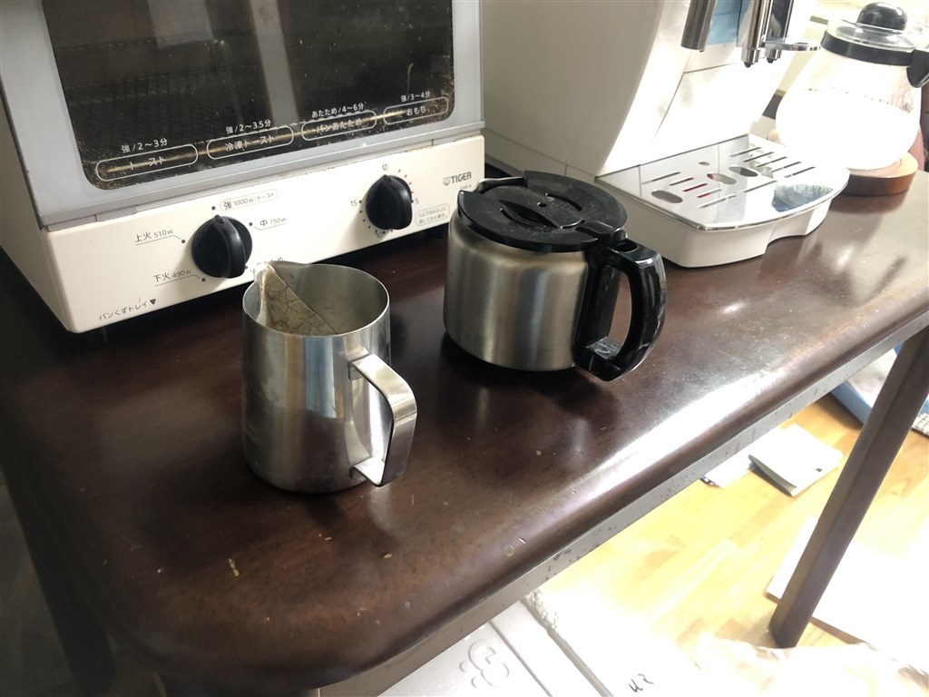 コーヒーメーカーが変えるリビングライフ』 デロンギ コーヒーメーカーが変えるリビングライフ』 デロンギ