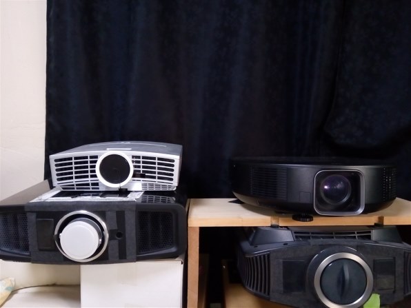 BenQ ht2550　本体+天井取り付け用ブラケット付き BenQ ht2550 本体+天井取り付け用ブラケット付き