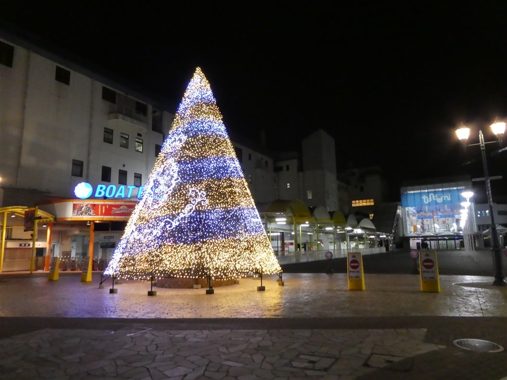 手持ち撮影で月のクレーターまで鮮明に撮影できた!!』 パナソニック