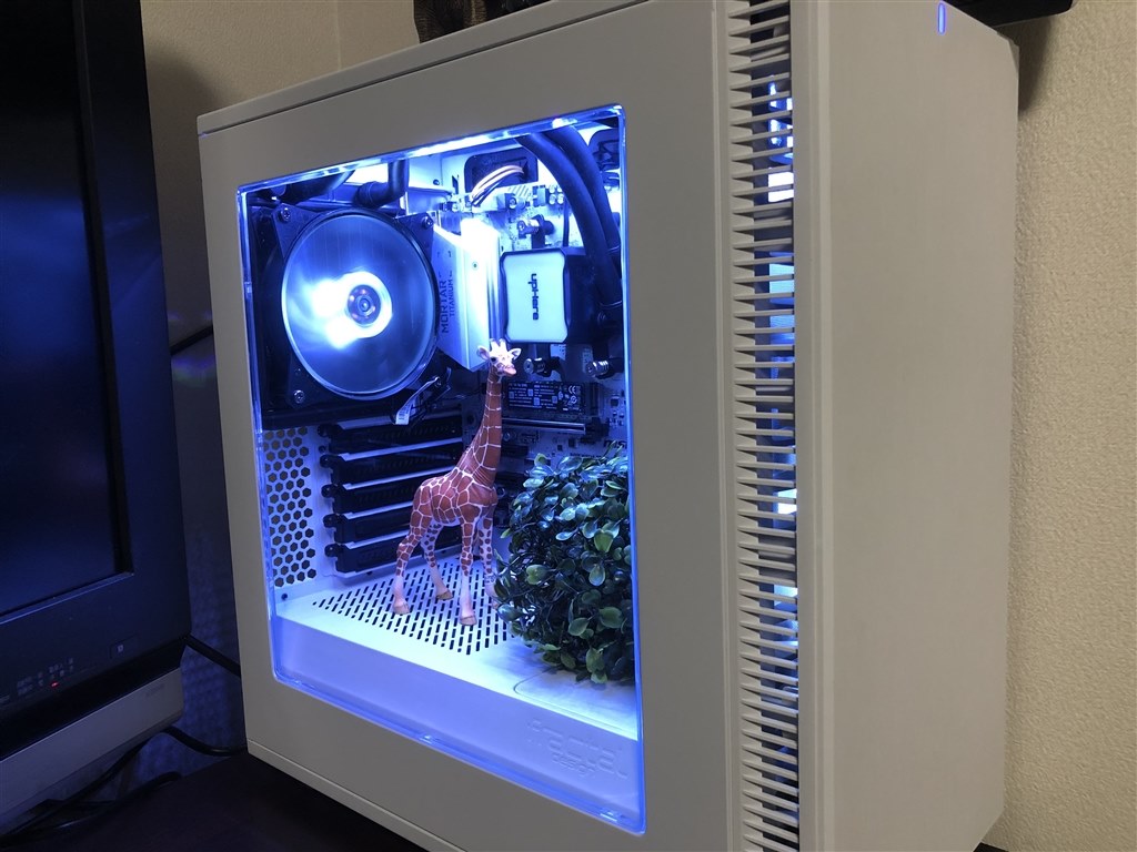 白いケースに惚れました』 Fractal Design Define Mini C Window FD-CA