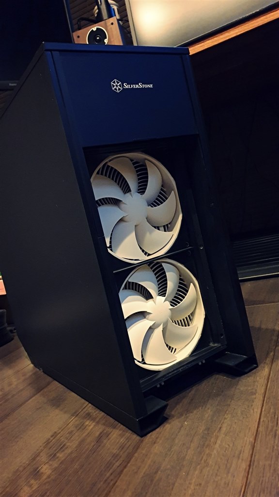 高級で質実剛健な唯一無比な存在のpcケースです Silverstone Sst Mm01b Mm01 Smrさんのレビュー評価 評判 価格 Com