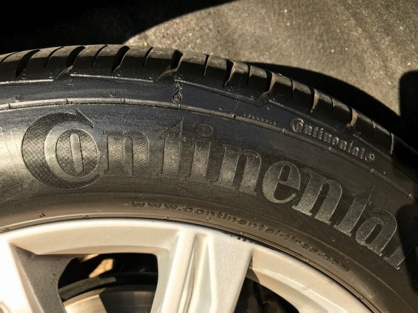 コンチネンタル ContiPremiumContact 5 215/55R17 94V (VW) 価格比較 - 価格.com