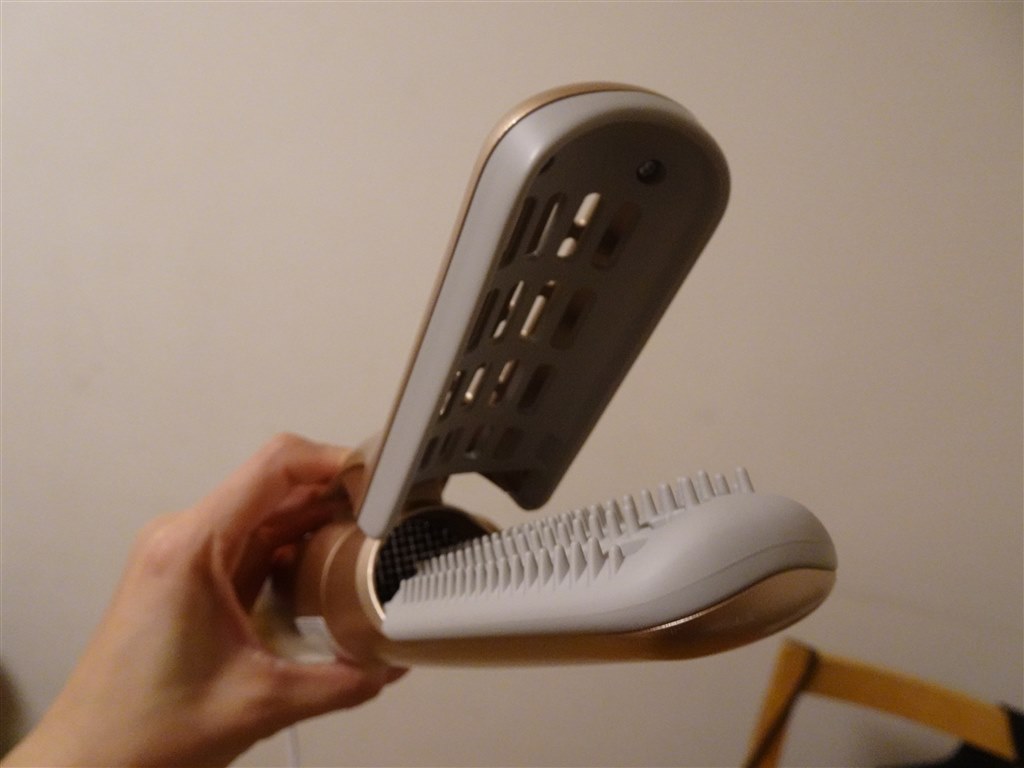 カールもストレートも必要十分なブラシを揃えたブロードライヤー