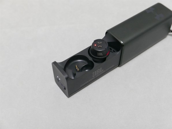 【希少・未使用品】UA SPORT WIRELESS FLASH Amazon.com: JBL Under Armour FLASH、運動入耳式耳機,黑色: 電子