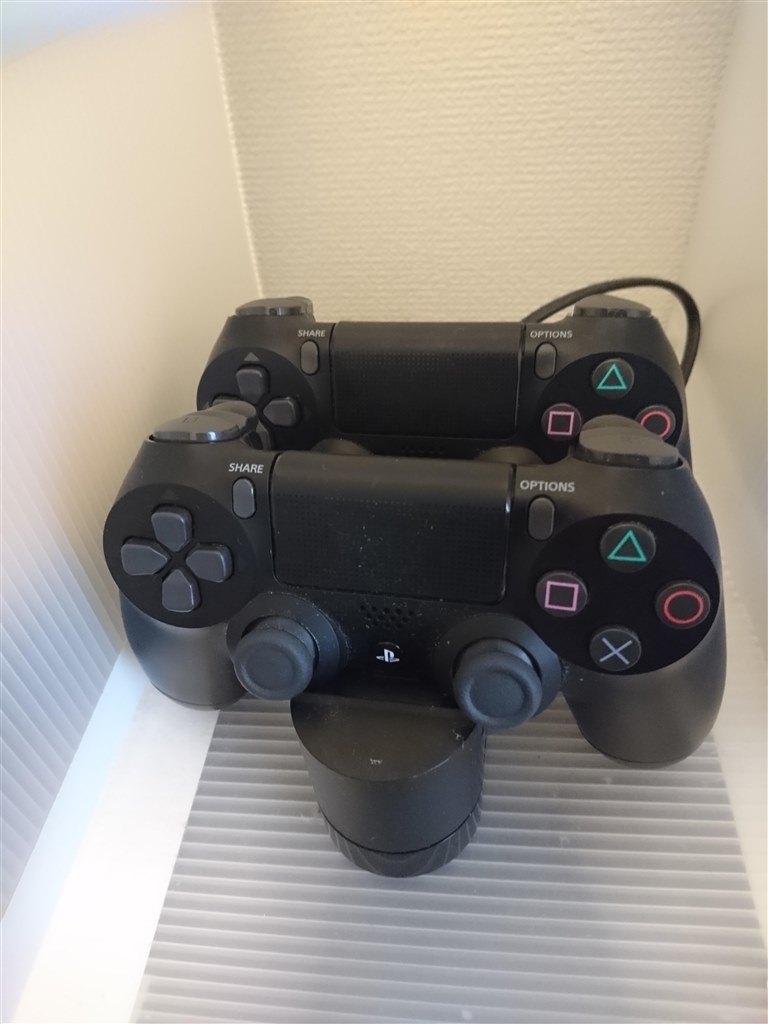 コンパクト収納&充電』 SIE DUALSHOCK 4 充電スタンド CUH-ZDC1J