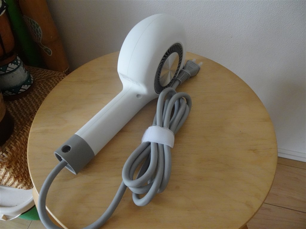 外見、操作性、触感、風、すべてが心地いい前代未聞のドライヤー