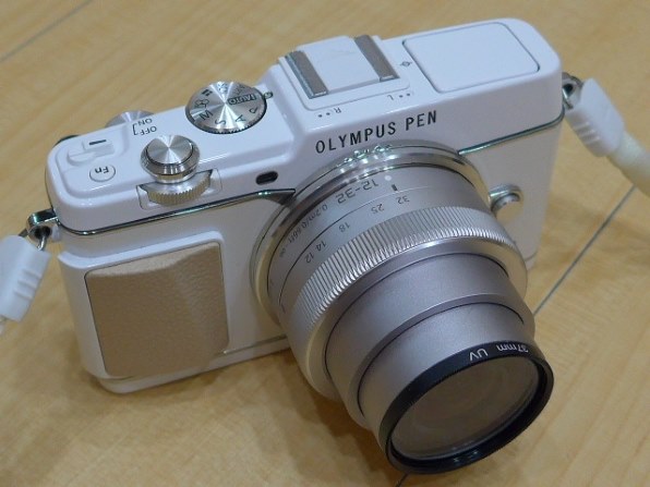 オリンパス OLYMPUS PEN E-P5 17mm F1.8レンズキット [シルバー