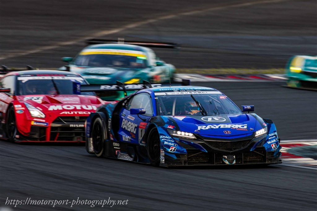 イベントやスポーツ撮影などで大活躍の超望遠☆キャノン EF 100-300mm♡ 71Q+yiUytLL._UF1000,1000_QL80_.jpg