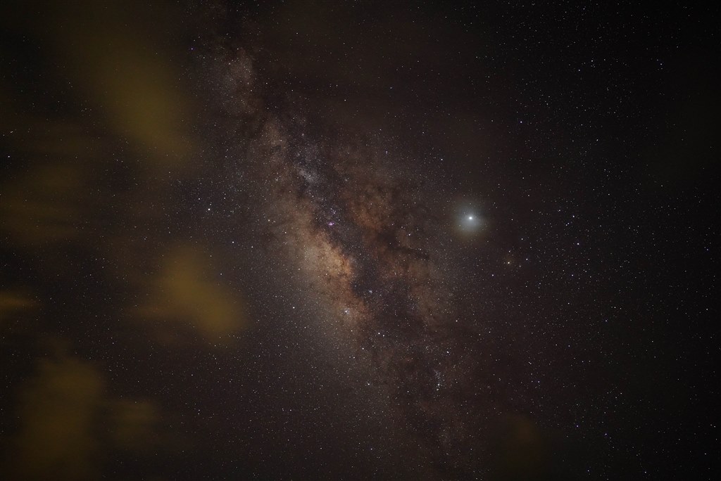 素晴らしい写りとボケ。コマ収差極少で星景にもお勧めの軽量GM』 SONY