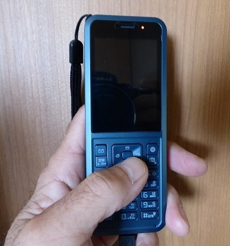 通話、メールが主なら最高。』 セイコーソリューションズ Simply