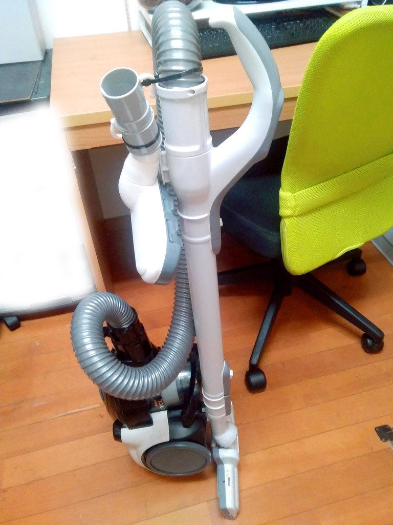 ちょっとおしい造り』 シャープ POWER CYCLONE EC-CT12 でんしろうさん