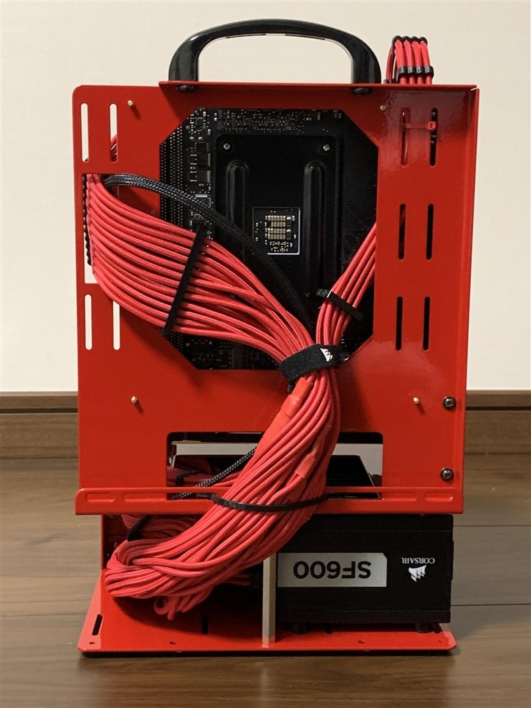 PCパーツの造形美を楽しむ？』 長尾製作所 N-FRAME-ITX [黒