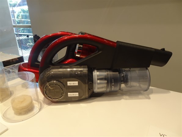東芝コードレスサイクロン掃除機　トルネオVC-CL1600 東芝、高い吸引力が続くフィルターレスのスティック型サイクロン