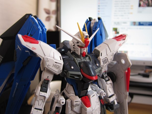 Bandai Mg 1 100 フリーダムガンダム Ver 2 0 価格比較 価格 Com