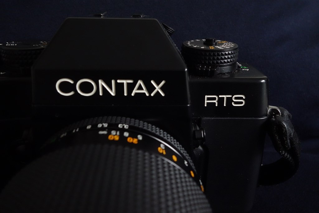 重厚長大のカメラづくりの生き残り CONTAX RTSⅢレビュー』 京セラ