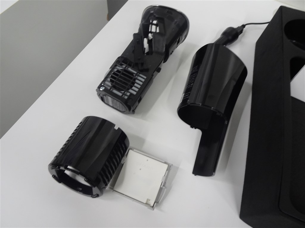 最高濃度のプラズマクラスターデバイス搭載した車載用空清』 シャープ