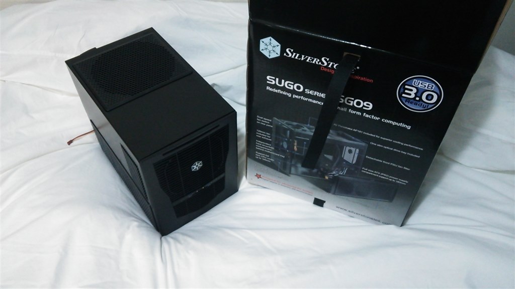 かなり変わってます Silverstone Sst Sg09b まぐたろうさんのレビュー評価 評判 価格 Com