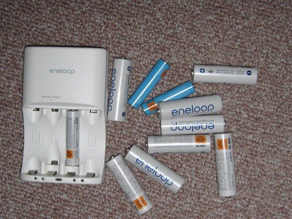 三洋電機 Eneloop 単3形4個付残容量チェック機能付 急速充電器セット N Tgr03as レビュー評価 評判 価格 Com