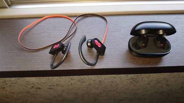 ヘッドフォン/イヤフォン maxell - maxell MXH-BTW2000 Black MXH-BTW2000Bluetooth対応完全ワイヤレスカナル型ヘッドホン